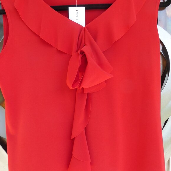 Versatile Sleeveless Unique V Neck Red Jersey Top, Size M - Picture 4 of 6